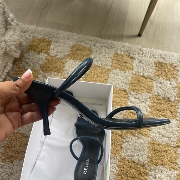 BRAND NEW Reiss Leather Magda Sandals - Picture 2 of 3